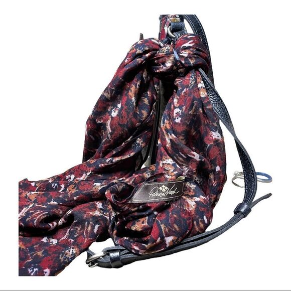 NEW Patricia Nash Scarlet Bloom Antilly Leather Sling Bag Navy Floral Crossbody - Picture 5 of 14